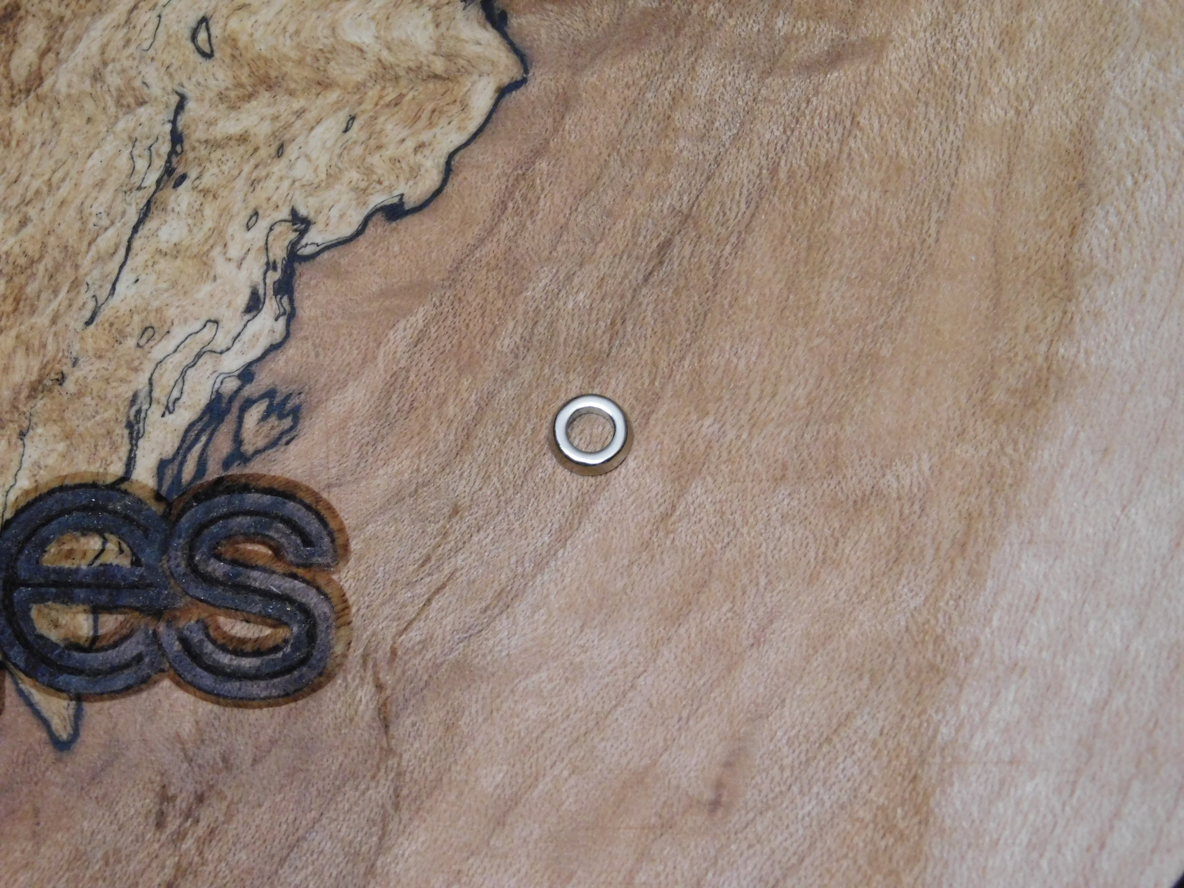 Small Resonator Magnets